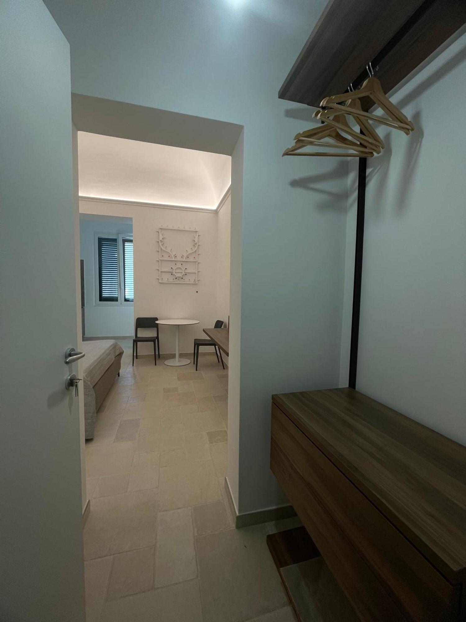 Civico 38 - Le Tre Chiavi Hotel Bari Exterior photo